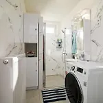 Var-lak Apartment